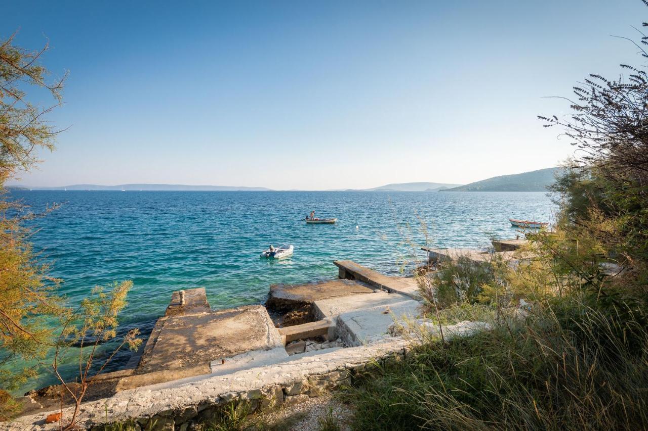 Apartments By The Sea Seget Vranjica, Trogir - 10328 Esterno foto
