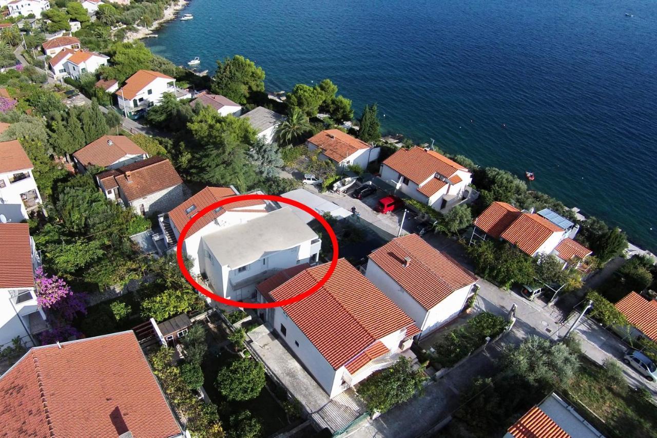 Apartments By The Sea Seget Vranjica, Trogir - 10328 Esterno foto