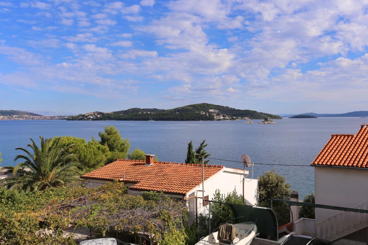 Apartments By The Sea Seget Vranjica, Trogir - 10328 Esterno foto